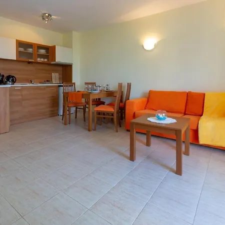 Studio In Polo With Kitchen Wifi Dv ساني بيتش