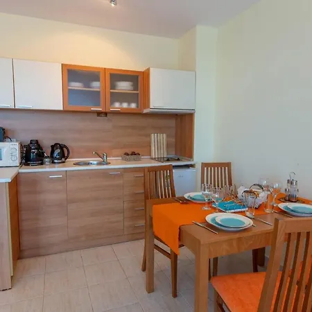 Studio In Polo With Kitchen Wifi Dv ساني بيتش